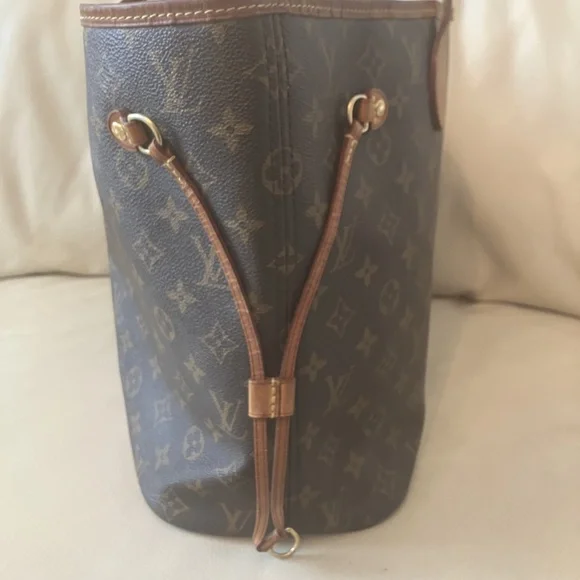 Louis Vuitton Neverfull MM - Picture 4 of 10